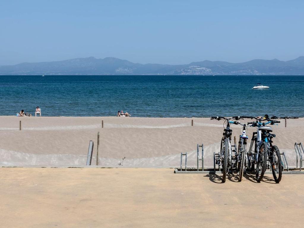 L' Escala Casa Con Jardin-Wifi Freeヴィラ エクステリア 写真