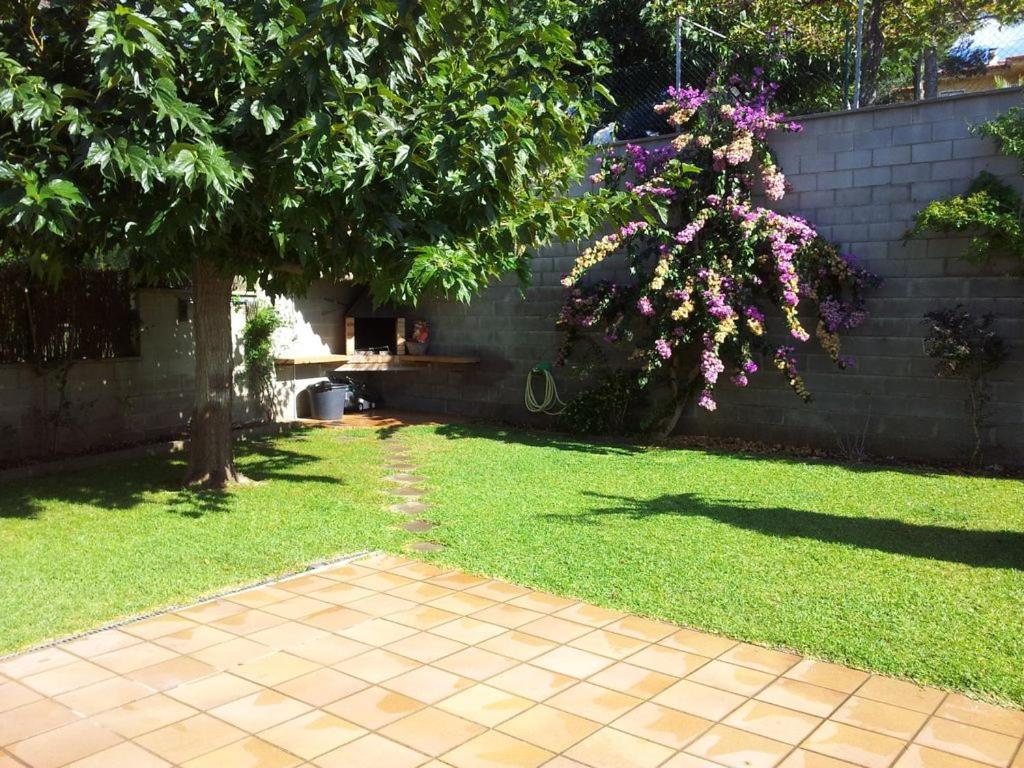 L' Escala Casa Con Jardin-Wifi Freeヴィラ エクステリア 写真